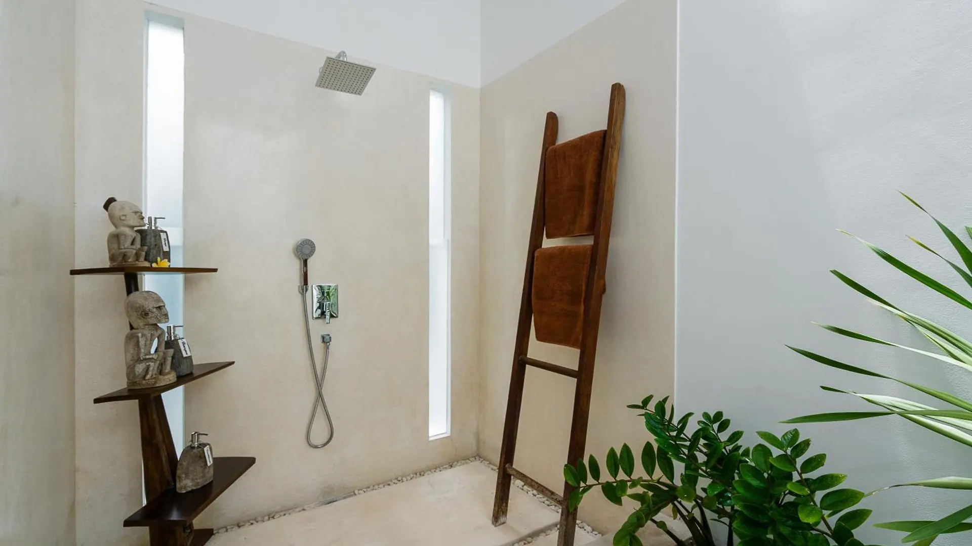 Villa Celine 2 Chambres Piscine Seminyak  Indonesia
